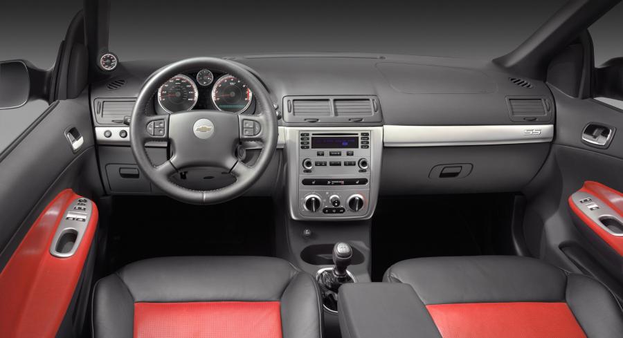  Chevrolet Cobalt SS Supercharged Coupe 2005 года  (фото 22 из 36)